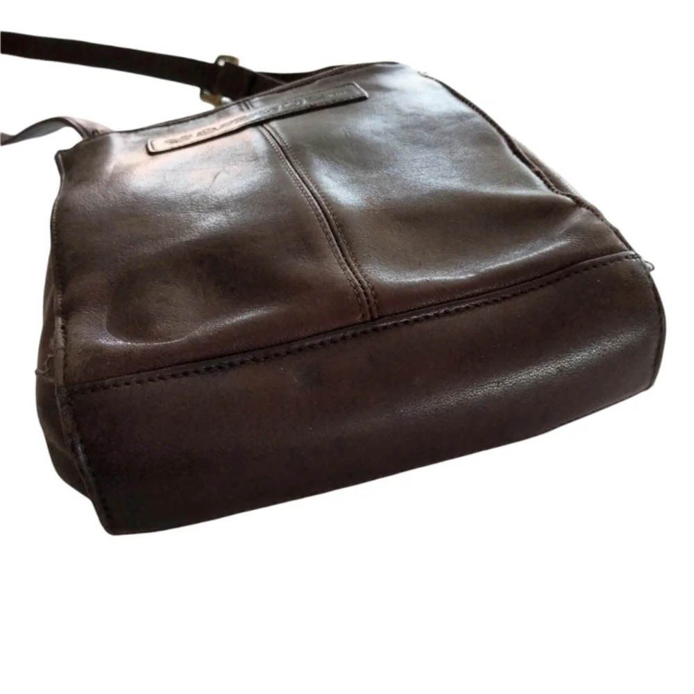 Vintage Fossil Brown Leather Crossbody - Picture 4 of 12
